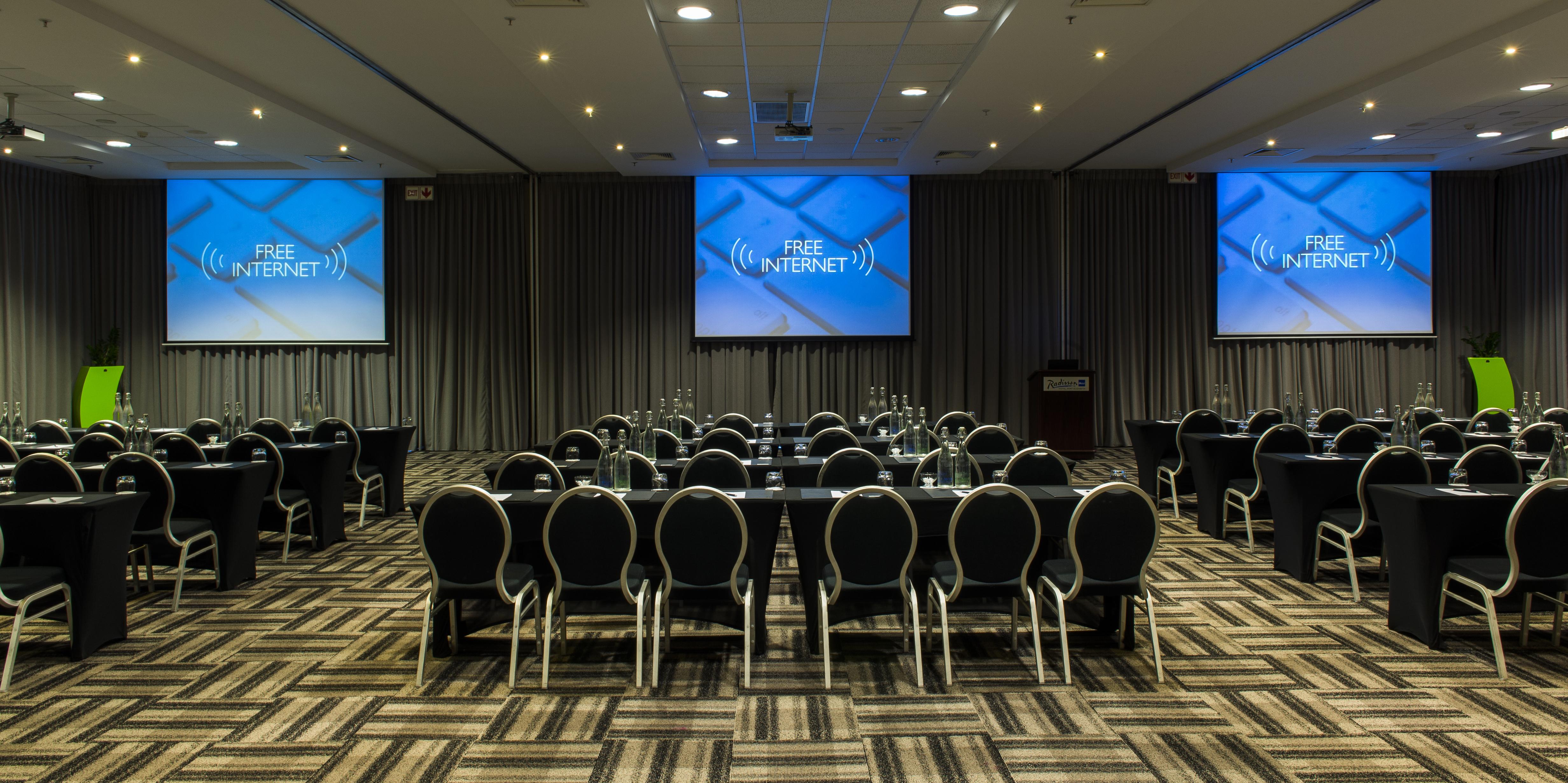 Radisson Blu Hotel, Порт-Елізабет Екстер'єр фото The Internet Society's 2016 Internet Governance Forum