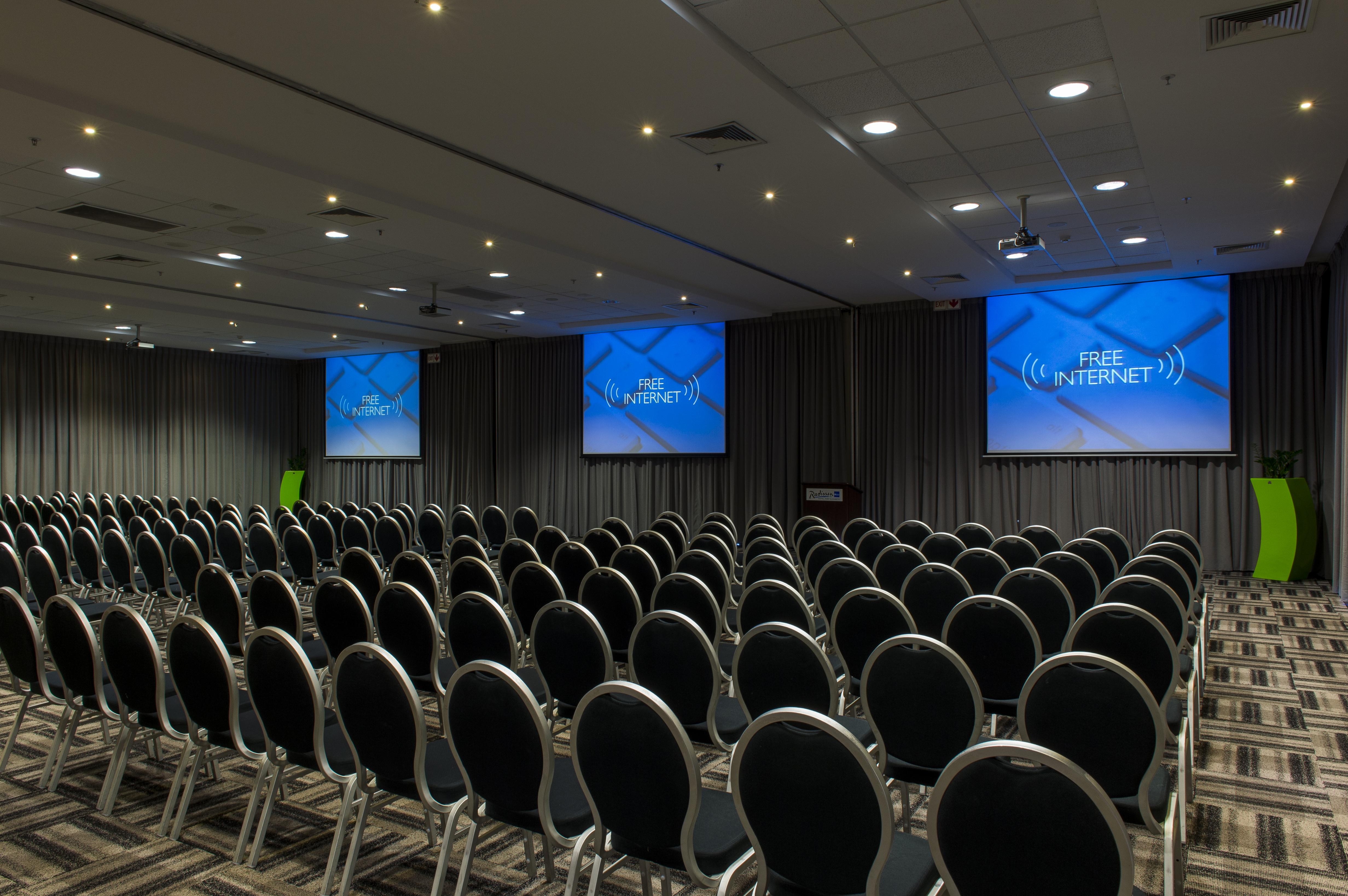 Radisson Blu Hotel, Порт-Елізабет Екстер'єр фото The Free Planet Conference in 2016