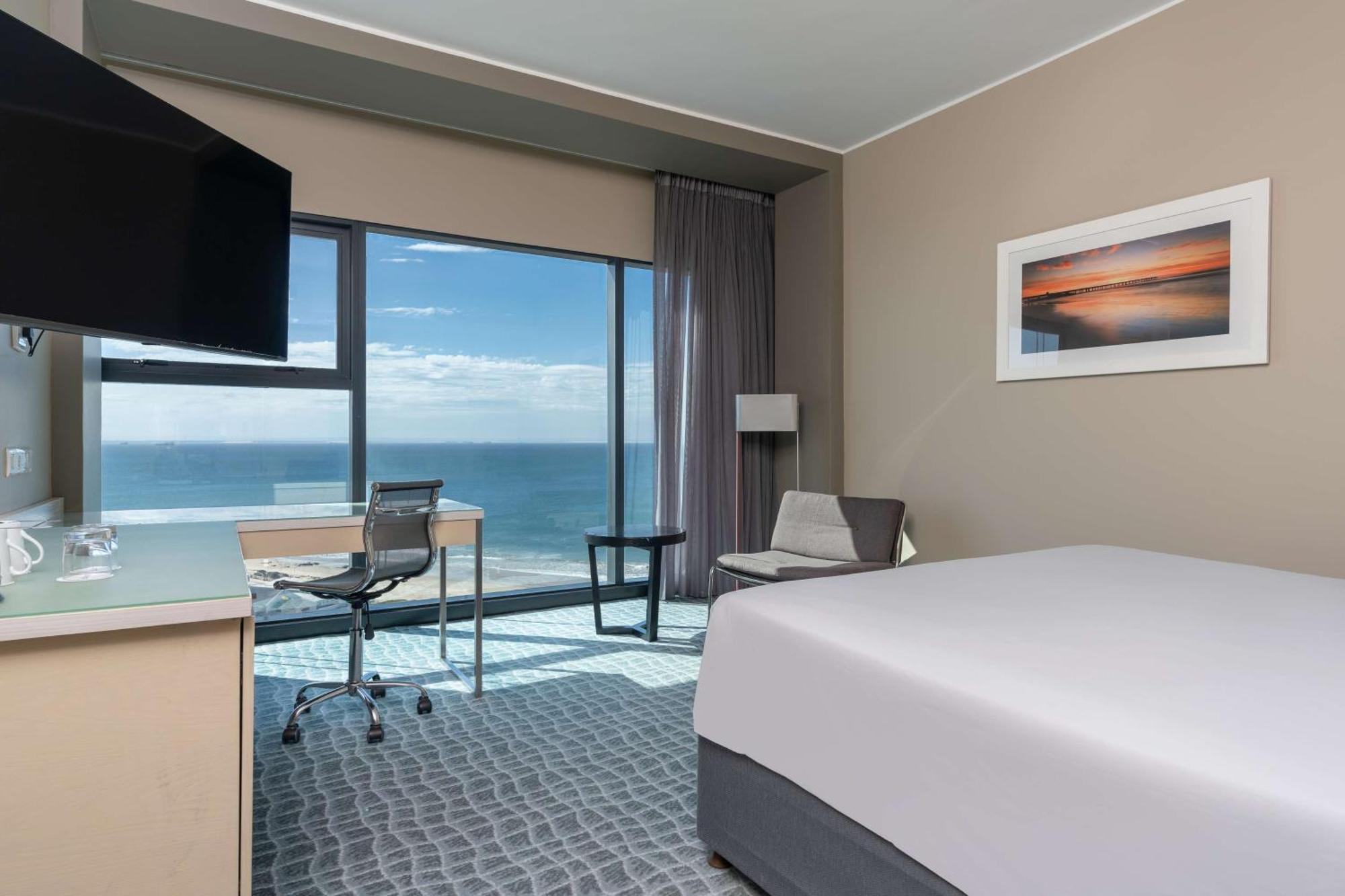 Radisson Blu Hotel, Порт-Елізабет Екстер'єр фото A guest room at Hilton San Diego Bayfront