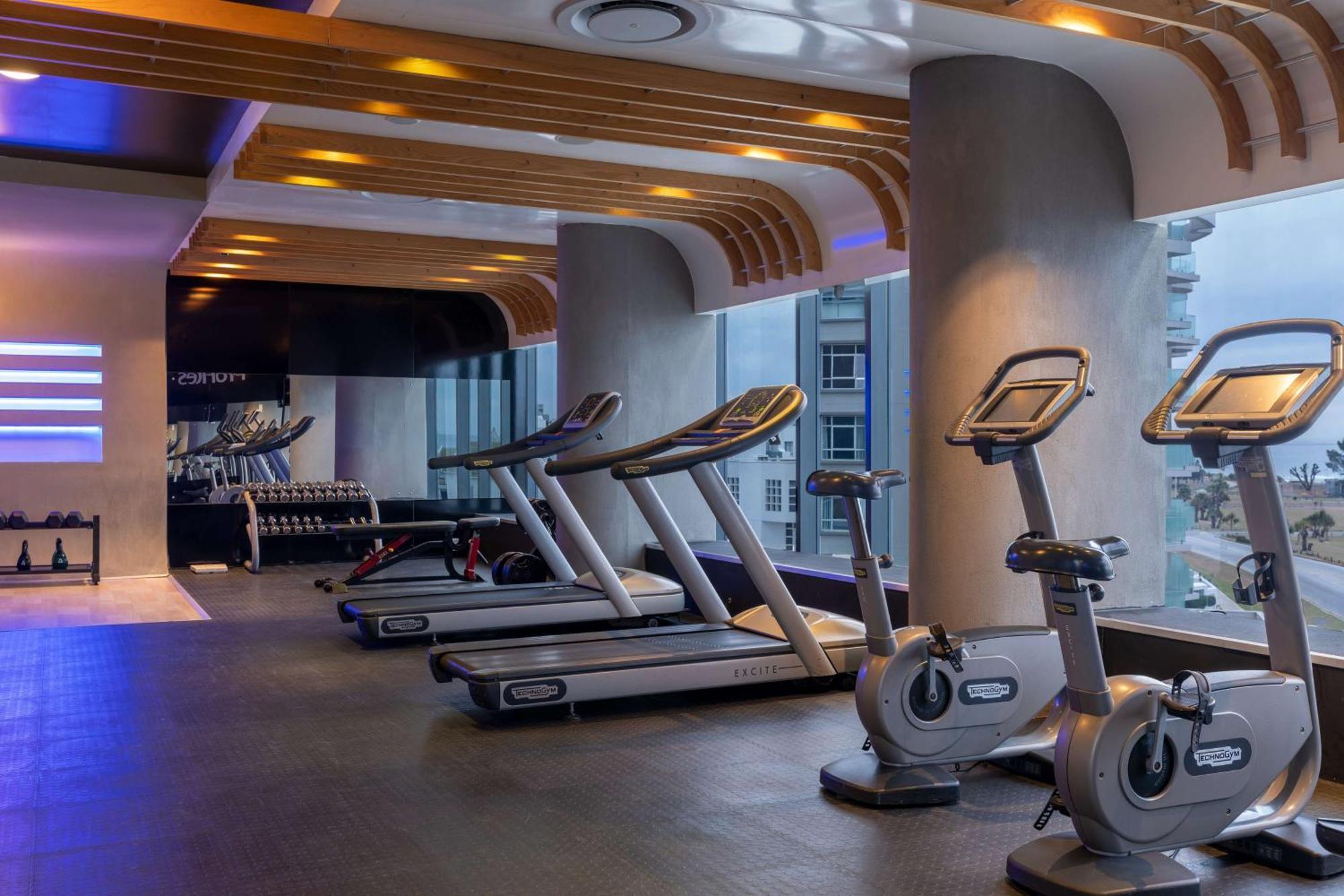 Radisson Blu Hotel, Порт-Елізабет Екстер'єр фото The gym at the hotel