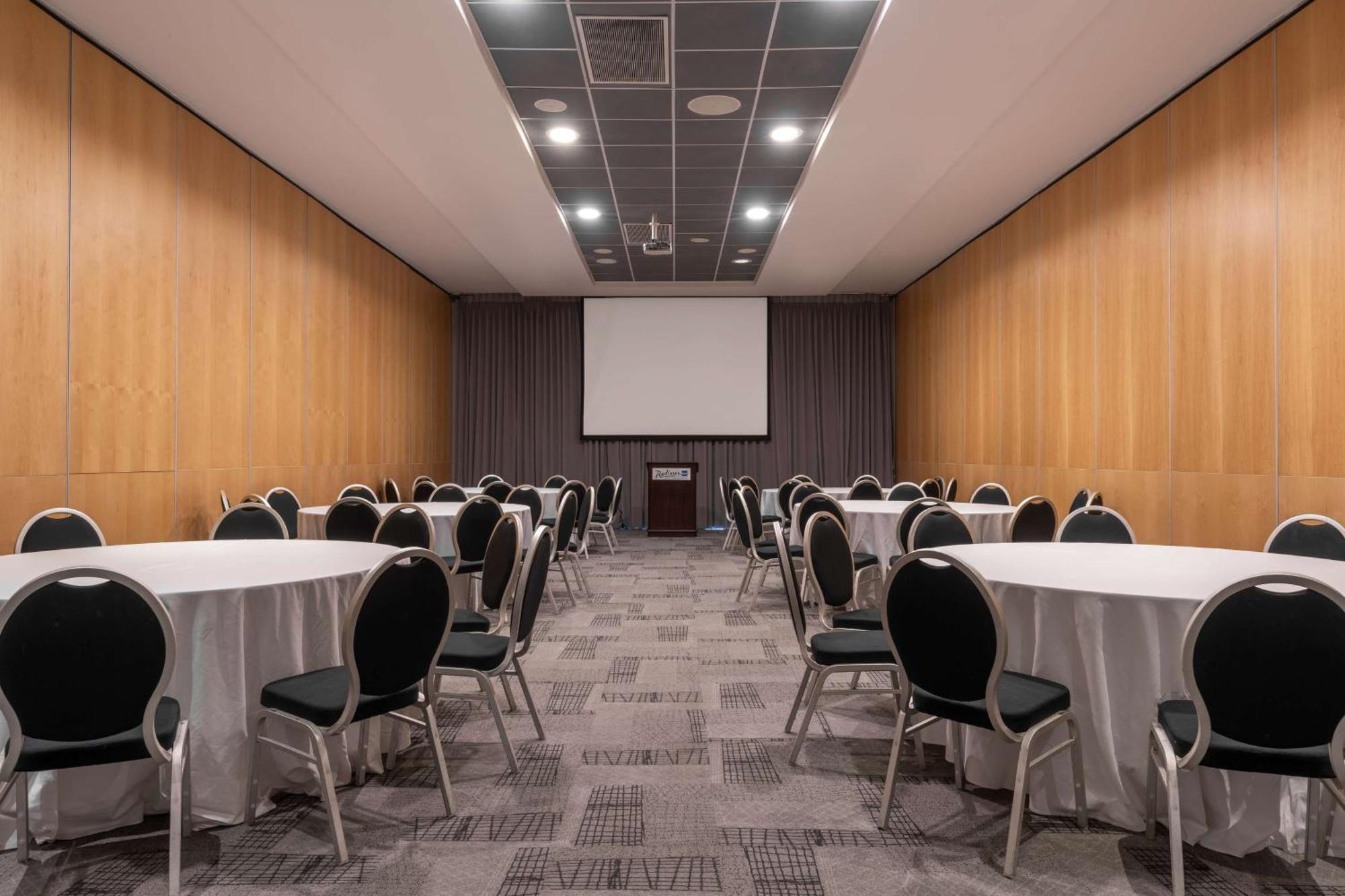 Radisson Blu Hotel, Порт-Елізабет Екстер'єр фото Meeting room