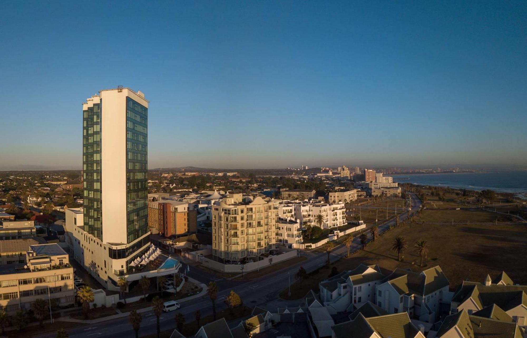 Radisson Blu Hotel, Порт-Елізабет Екстер'єр фото Aerial view of the East Village neighborhood