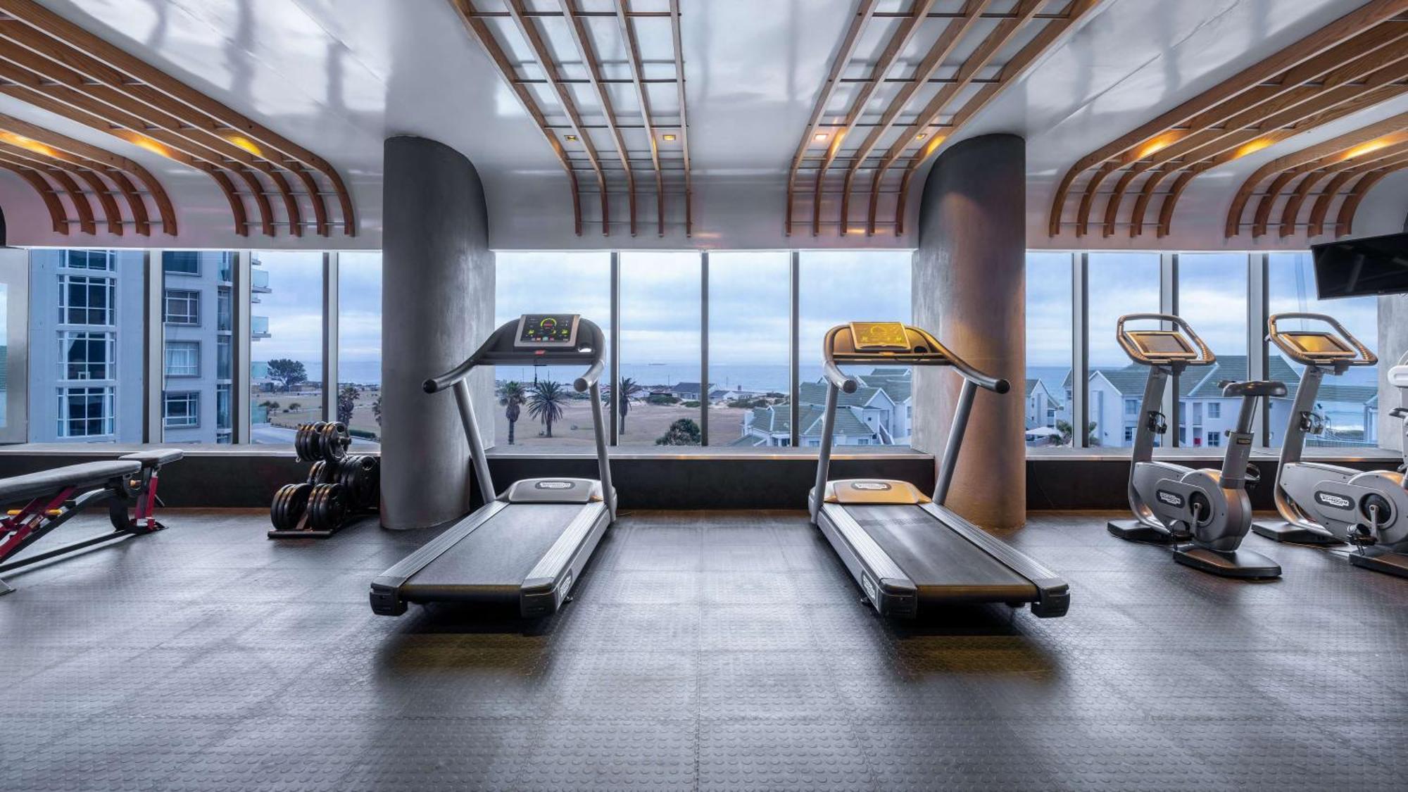 Radisson Blu Hotel, Порт-Елізабет Екстер'єр фото The gym at the 1018