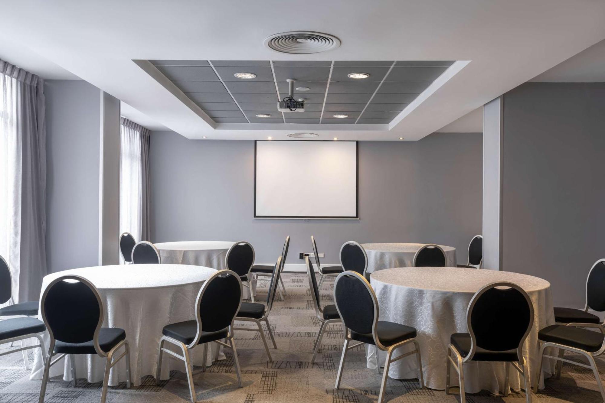 Radisson Blu Hotel, Порт-Елізабет Екстер'єр фото A meeting room